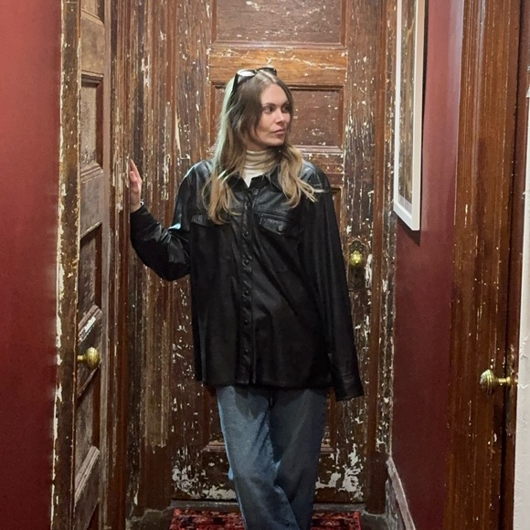 Meet your Posher, Leigh - Picture 1 of 5